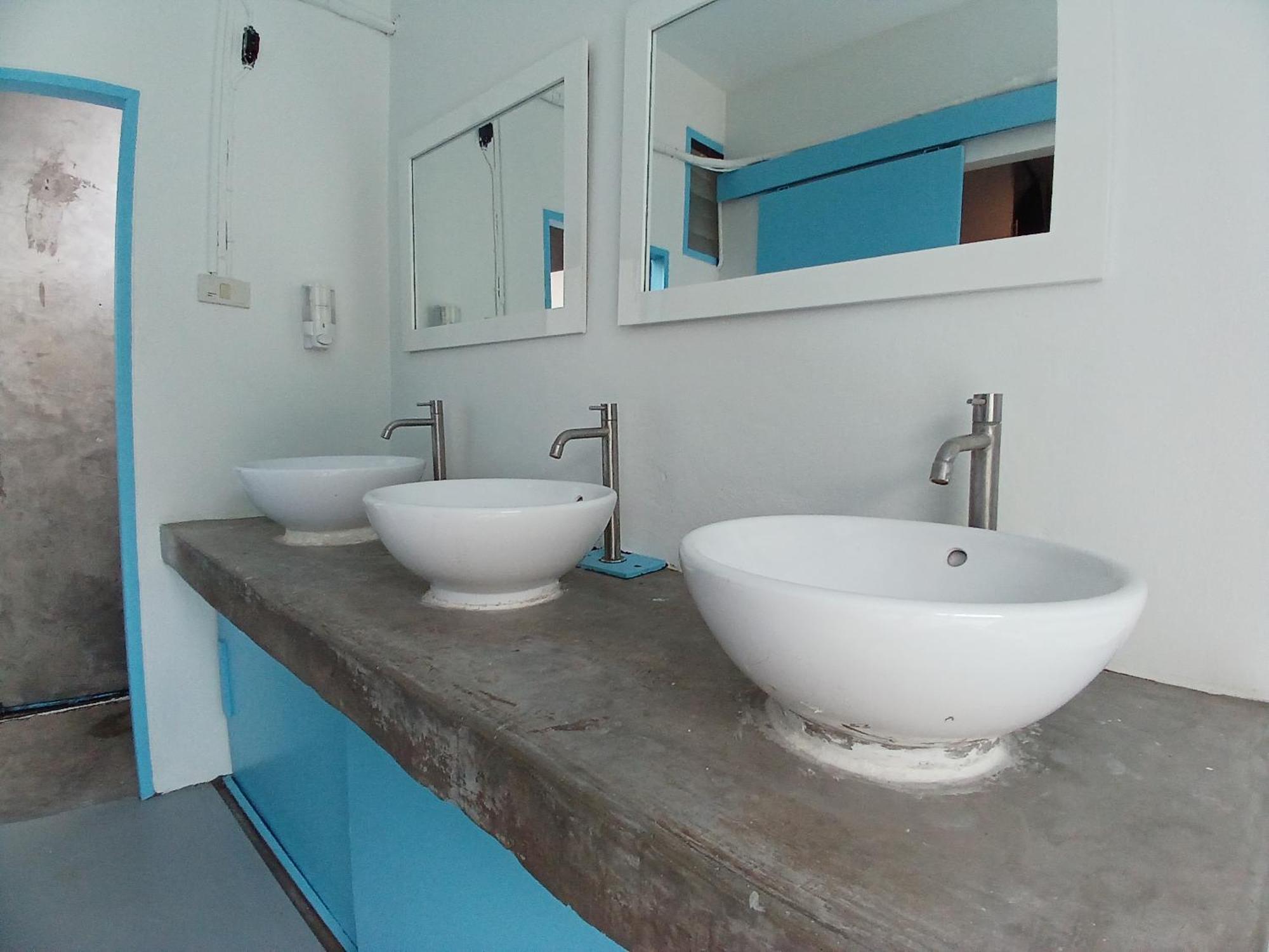 The Hangout Hostel Ao Nang 外观 照片